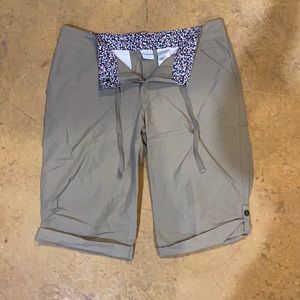 Columbia knee length khakis
